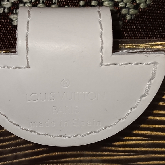 Louis Vuitton rare clear epi pouchete with strap - Picture 3 of 4